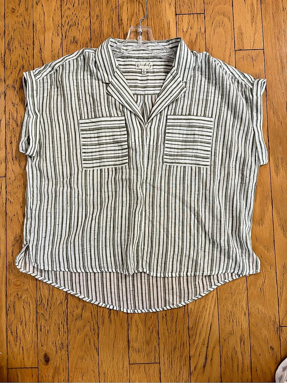 Wonderly Striped Button Down Shirt in White & Green Size Large